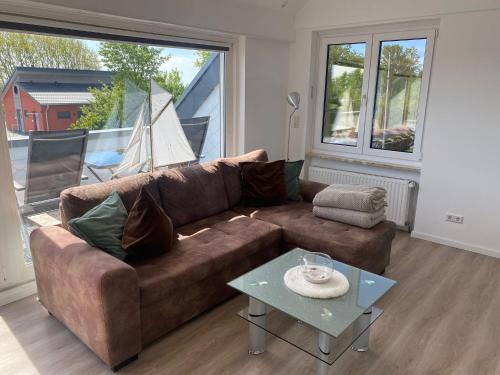 Lensterstrand Apartment | Oceanfront Küstenbude Ostseestübchen with Pet-Friendly Amenities