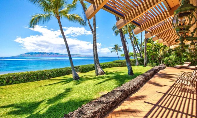 Historic Lahaina Front Street House | Seaside 5BD Estate with Ocean View and Family Amenities