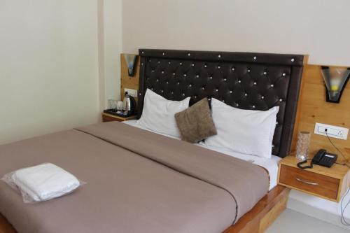 Kasol Hotel | Discover K For Kasol: Pet-Friendly Retreat with Dining