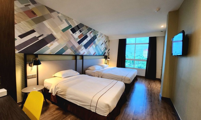Penampang Hotel | Budget-Friendly K Hotel: Rated 9.2 with Family Amenities