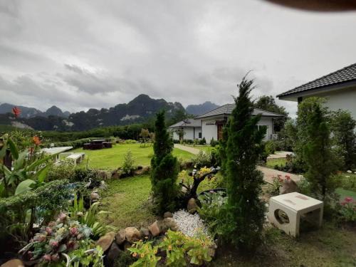Khlong Sok Resort | Inviting K.K. Park Resort: Family-Friendly with Top Amenities