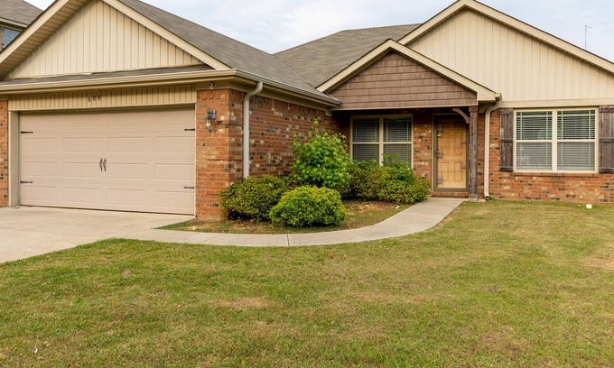 Harvest House | K's PLACE - 3 BED 2 BATH ESTATE