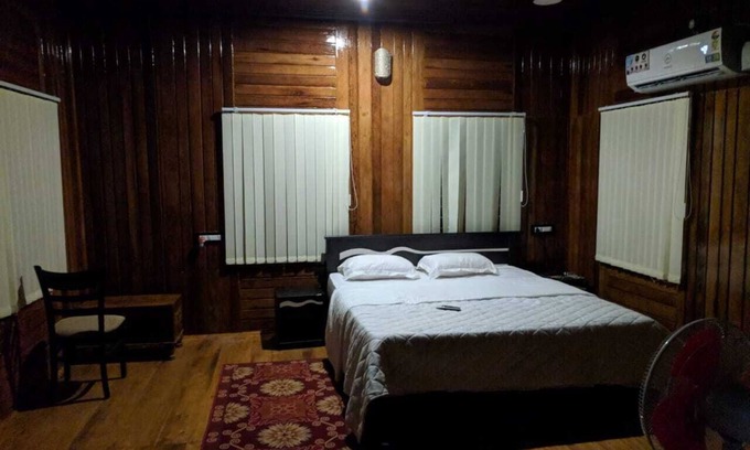 Varkala Cottage | Cozy K V Wooden Homestay with Ocean View and Family Amenities