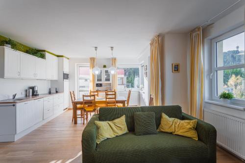Loucna Pod Klinovcem Apartment | Pet-Friendly K2 Aparthotel Klínovec Views - Mezonet Apt