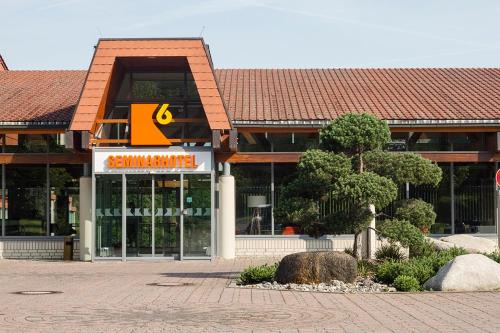 Halberstadt Hotel | Pet-Friendly K6 Seminarhotel with Kitchen & Hot Tub Amenities