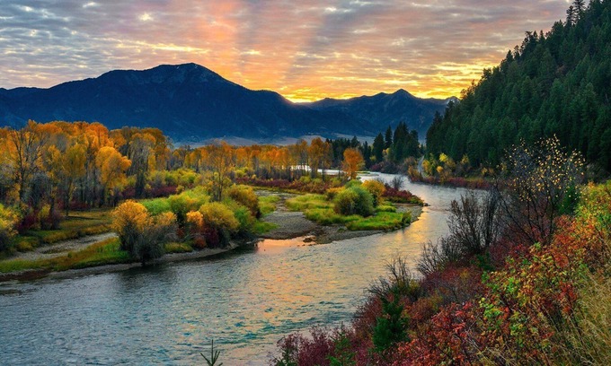 Swan Valley House | Discover Kabino: Snake River Roadhouse with Pool & Dining