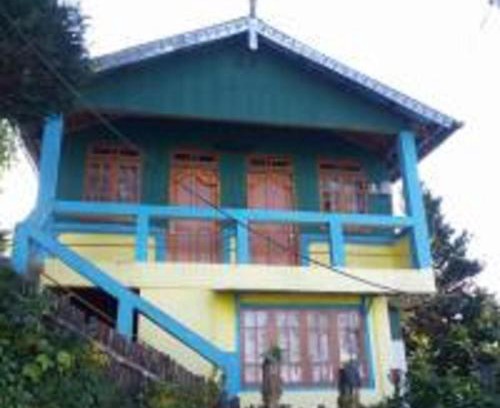 Lebong and Mineral Spring Tea Garden House | Cozy Kabiraj Homestay: Pet and Child-Friendly Retreat