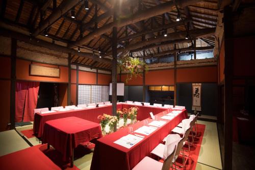 Tadotsu-cho Hotel | Discover Kachusha Gekko: Family-Friendly Retreat with Dining