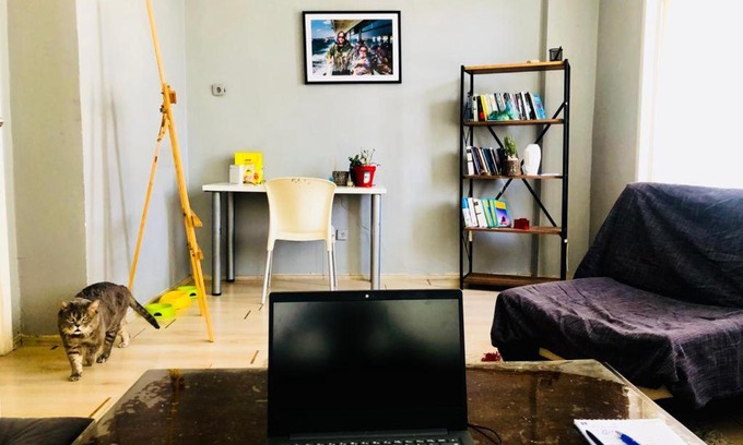 Kadikoy Apartment | Convenient Kadıköy Retreat: Steps to Boğa with Pet-Friendly Stay