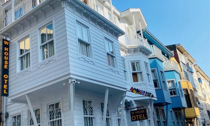 Rasimpasa Hotel | Budget-Friendly Stay at Kadıköy White House with Breakfast