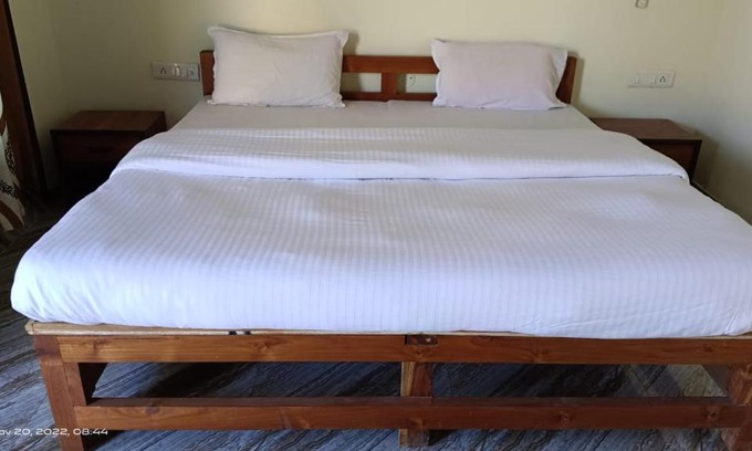 Dhela House | Kid-Friendly Getaway at Kadamb Farmhouse Retreat