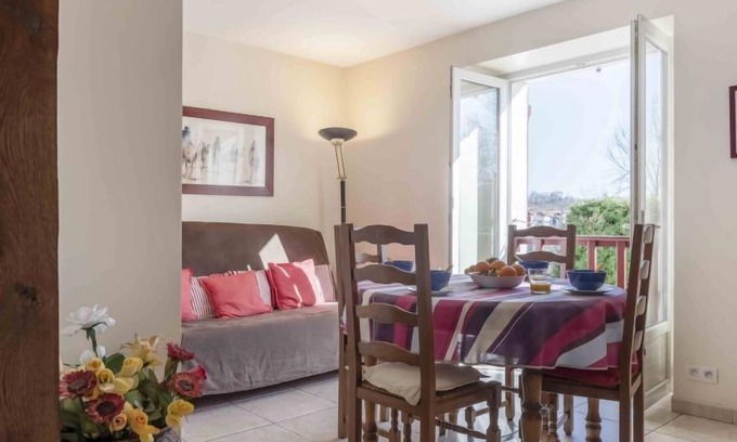 Behobie Apartment | Cozy Apartment Kafartenea in Saint-Jean-de-Luz for 4