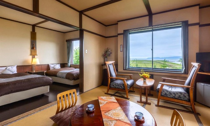 Ubaranai Hotel | Discover Kagariya: Family-Friendly Retreat with Dining