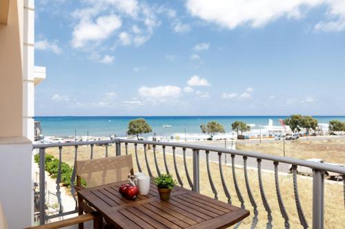 Analipsi Apartment | Pet-Friendly Kahlua Bay Apartments with Oceanfront Views