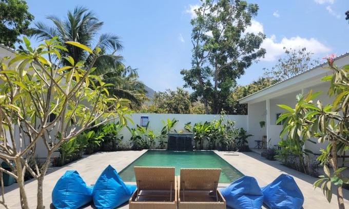 Sekongkang Bed & Breakfast | Kahurangi Hotel: Guest Rated 9/10 with Ocean View Pool