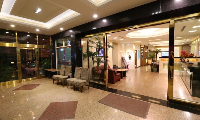 Taoyuan District Hotel | Convenient Kai Fu Hotel: Family-Friendly with Breakfast
