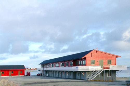 Rost Apartment | Explore Kaikanten Rorbuer - Røst: Family-Friendly Getaway