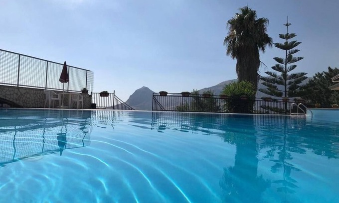 San Giuseppe Jato Bed & Breakfast | Top-Rated Kairos B&B: Relax with Pool, Spa & Dining