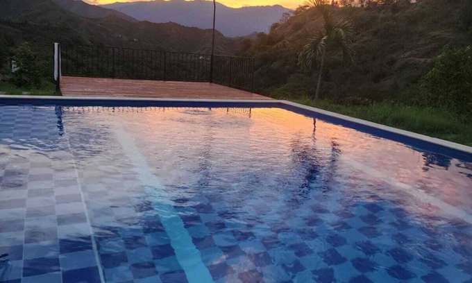 Sopetran House | Experience Kairos: Pool, Jacuzzi & Scenic Deck in Sopetrán
