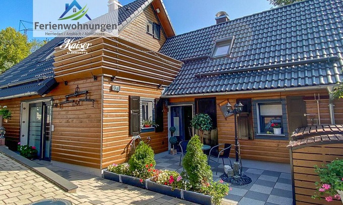 Elbersroth House | Pet-Friendly Kaiser's Landhaus: Spa & Lake View Escape