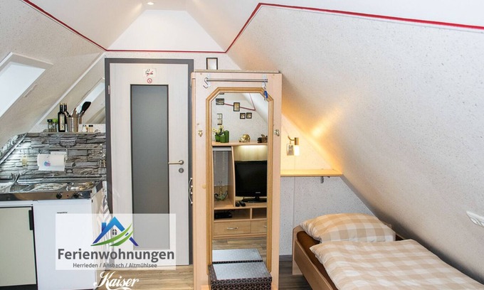 Elbersroth Resort | Cozy Apartment for 2 with Pool & Breakfast in Herrieden