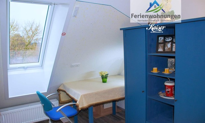 Elbersroth Resort | Cozy Kaiser's Single Room in Herrieden with Pool & Kitchen