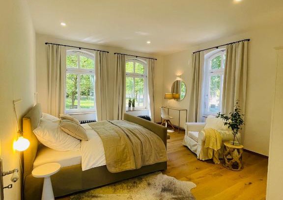 Bad Bevensen Apartment | Elegant Kaiserliche Post Suites with Spa & Hot Tub Access