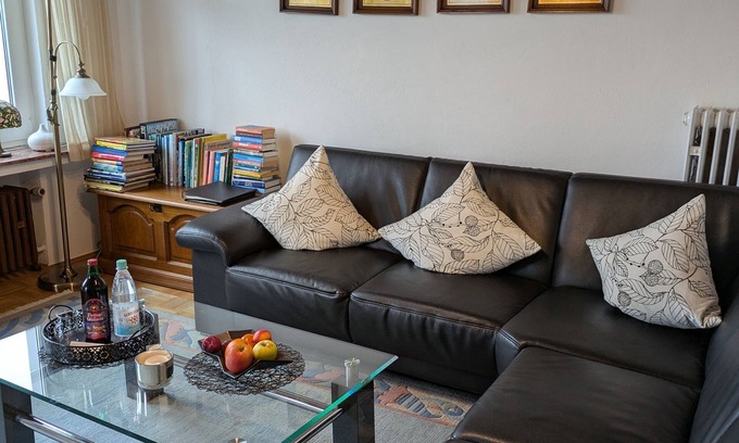 Hallenberg Apartment | Cozy Kaisers Bauernstube: Family-Friendly with Spa & Kitchen