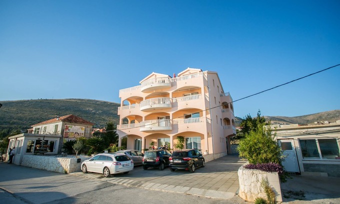 Seget Donji Apartment | Beachside Bliss at Kaja - Perfect for Families and Relaxation