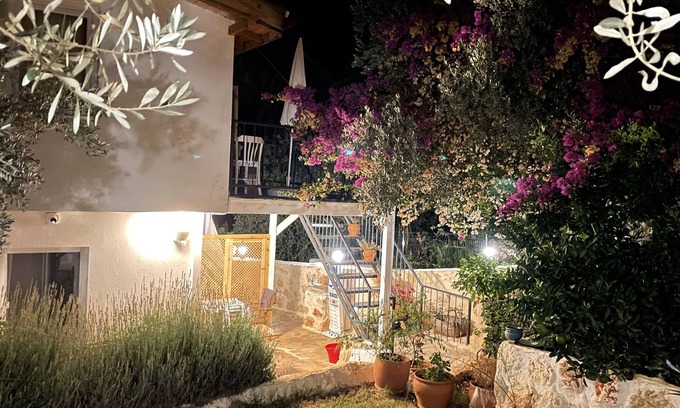 Kas Apartment | Enjoy Your Stay at Kaktus Beach Apart - Pet Friendly & More!