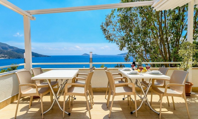 Kalkan Apartment | Guest Rated 10/10: Kalamaki Flats with Family-Friendly Amenities