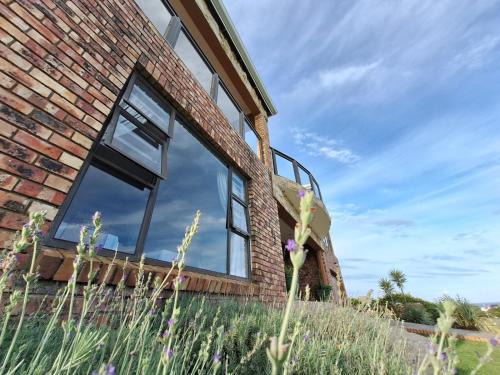 East London House | Oceanfront Escape at Kalashe Bed & Breakfast - Family Friendly