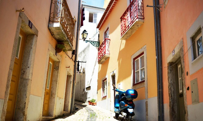 Santa Maria Maior Apartment | Exceptional Kalathos House Apartment with Spa & Breakfast