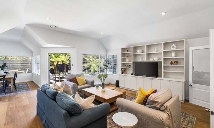 Merivale House | Family-Friendly KaleidoNook: Unique 3-BR Retreat Awaits