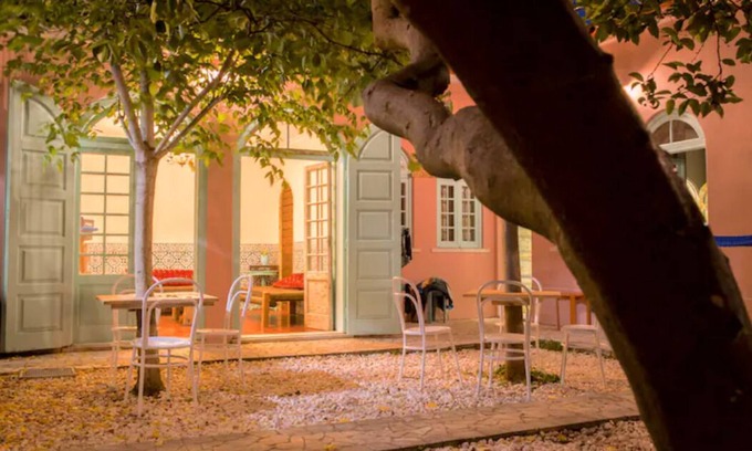Costa de Caparica House | Discover Kali Vice Surf Villa: Family-Friendly Retreat