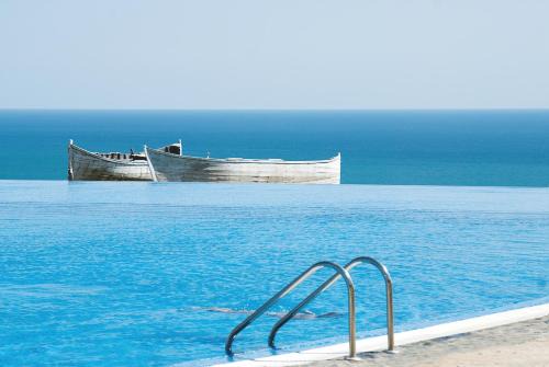 Topola Resort | Relaxing Kaliakria Resort: Oceanfront Pool & Spa Retreat