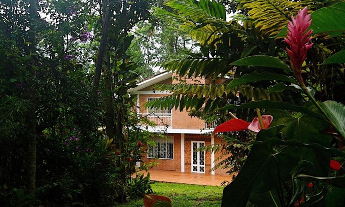Villavicencio Hotel | Discover Kaliawiri Bird Lodge: 4-Star Pet-Friendly Retreat