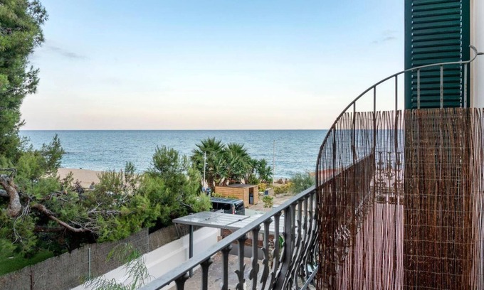 Caldes d'Estrac House | Relax at Kalima Beach: Family-Friendly with Spa & Breakfast