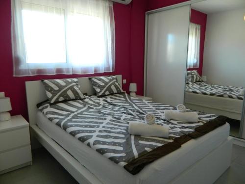 Kalithies Apartment | Top-Rated Kalithies Apartment: Family-Friendly Retreat
