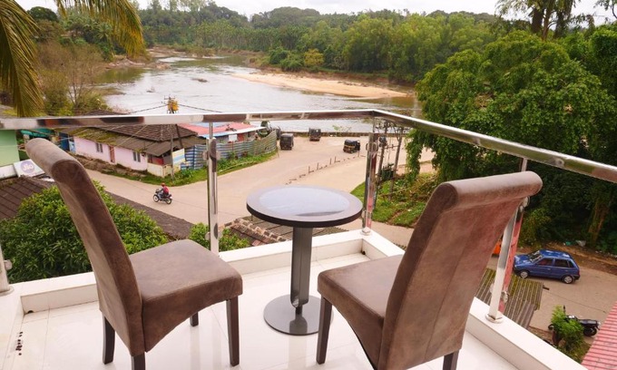 Sringeri Hotel | Experience Comfort at Kalkulicomforts with Family-Friendly Amenities
