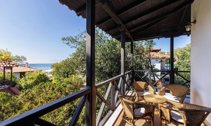 Kallikratia Villa | Beachfront Kallikratis Vintage House with Ocean Views