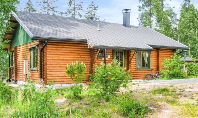 Keuruu House | Experience Kallionnenä: Lake View, Spa & Perfect Ratings!