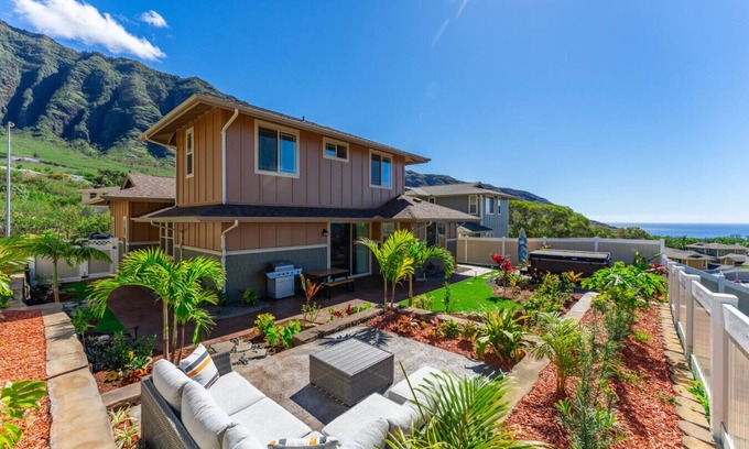 Makaha Valley House | Oceanfront Retreat at Kalo Homes with Spectacular Views