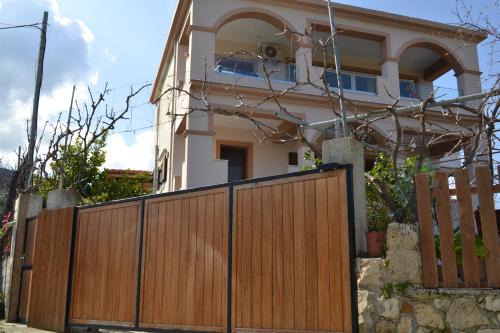 Mouzaki Apartment | Explore Kalogeris House in Mouzaki for a Memorable Stay