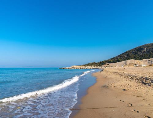 Kalogria House | Relaxing Kalogria Beach Apartments with Oceanfront Views