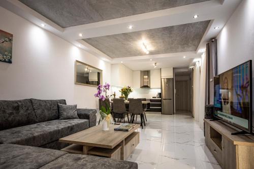 Archanes Apartment | Elegant Kalomiris Avli Suite: 4-Star Family-Friendly Retreat