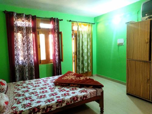 Champawat House | Cozy Kalptaru Homestay: Perfect for Families and Pets