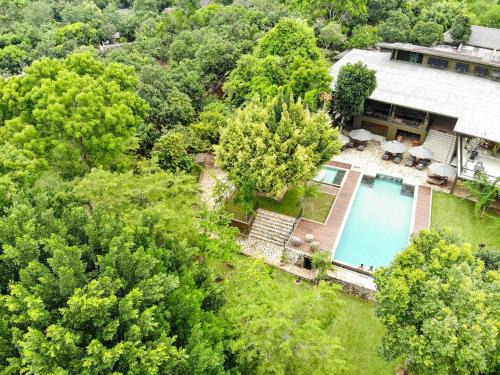 Sevanagala Hotel | Explore Kalu's Hideaway Udawalawe with Pool & Breakfast