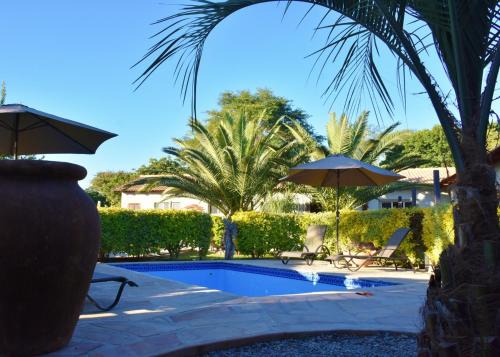 Otjiwarongo Bed & Breakfast | Kamaku Guesthouse: Family-Friendly Retreat with Pool Access
