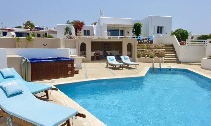 Naxos Villa | Kamari Villa-M: Breathtaking Ocean Views with Private Pool